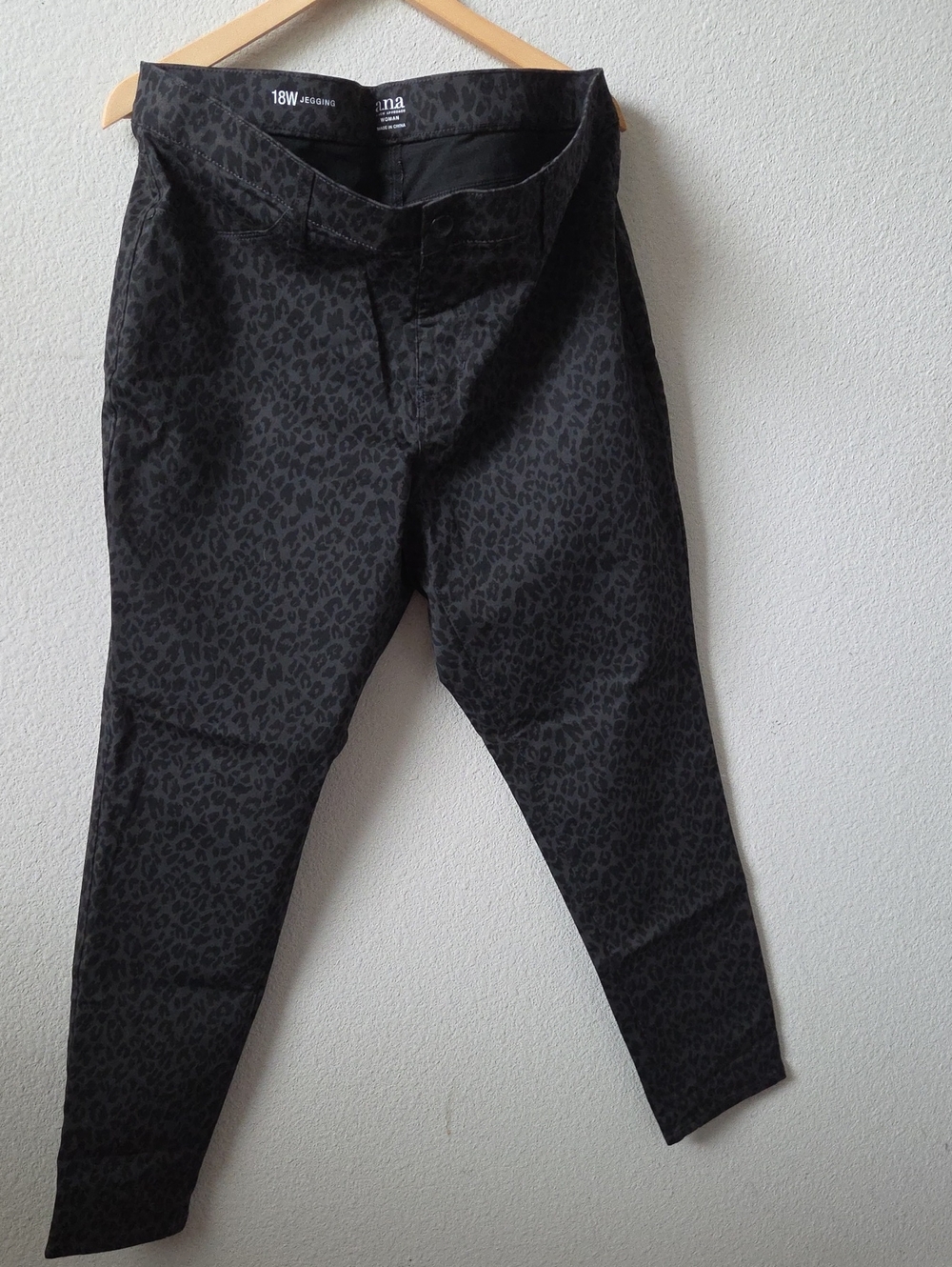 a.n.a Black Leopard-Print Jegging Skinny Plus Size 18W NWOT